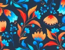 Декоративный растительный узор с синими и оранжевыми цветами, бутонами и листьями на темно-сером фоне